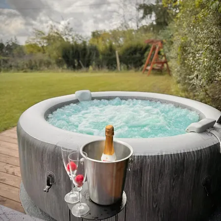 Utulny Statek Oskar S Wellness A Hristem Villa Goltsch Jenikau